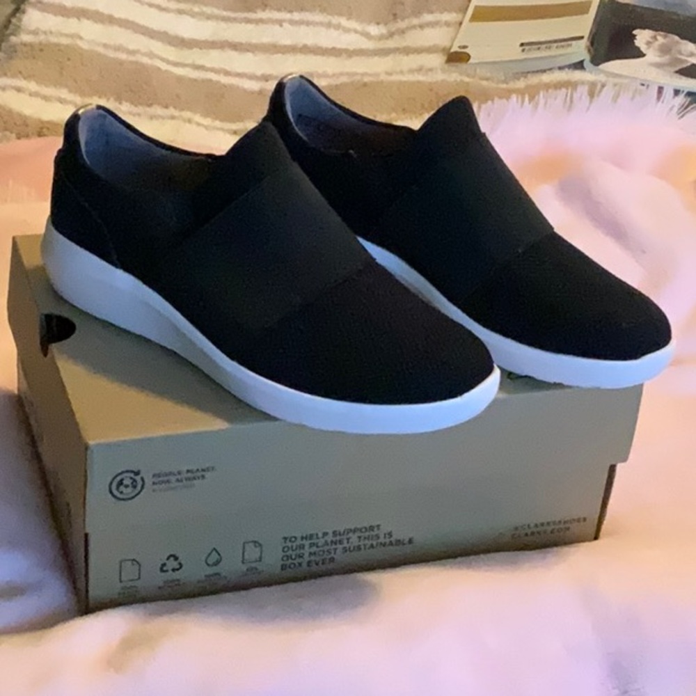 These are the Kayleigh band slip on everyday sneakers.